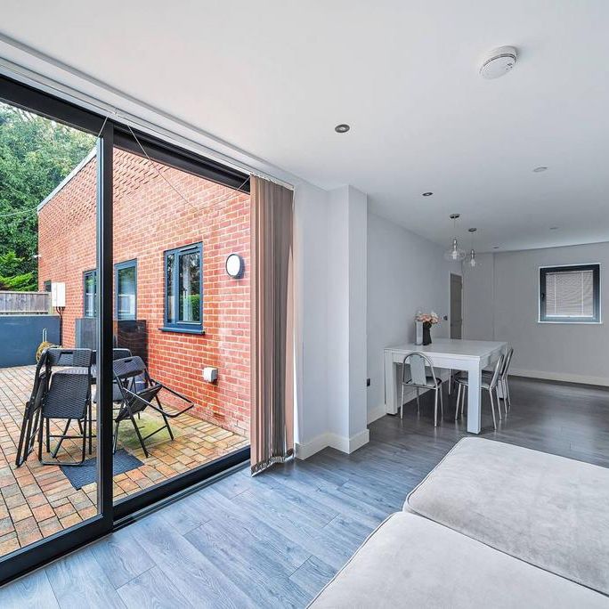 2 bedroom maisonette to rent - Photo 1