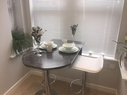 1 bedroom in a house share to rent - Photo 1