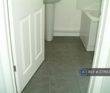 1 bedroom semi-detached house to rent - Photo 6