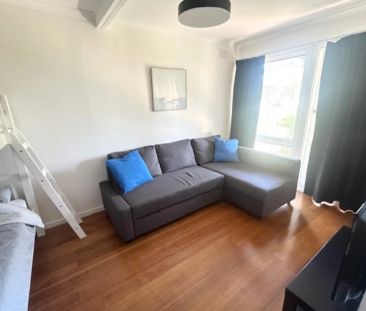 Relax, unwind and enjoy where you live… - Photo 3