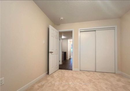 For Lease - 36 Rowlock Street, Welland, Ontario - Photo 2