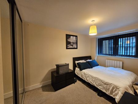 2 bedroom / 1 bathroom property to let in the heart of Canary Wharf, E14 - Photo 2