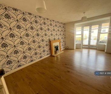 3 bedroom terraced house to rent - Photo 5