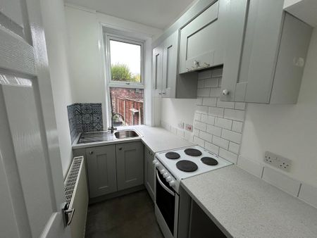 2 bedroom terraced house to rent - Photo 4