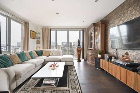 3 bedroom flat to rent - Photo 3