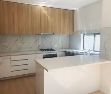 Luxury Living - Photo 4