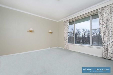 102 Hopetoun Circuit, Yarralumla ACT 2600 - House For Rent | Domain - Photo 5