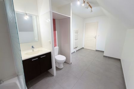 Location Appartement 3 pièces 71m² - Photo 5