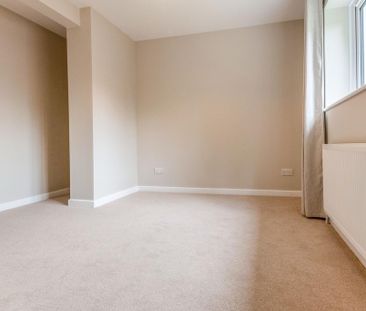 5 bedroom detached house to rent - Photo 3