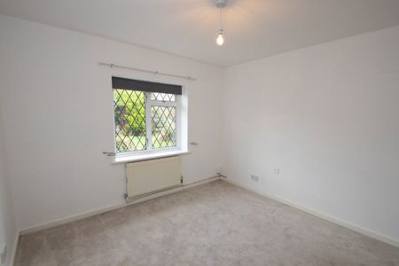 18, Ashling Park Road **, Denmead - Photo 3