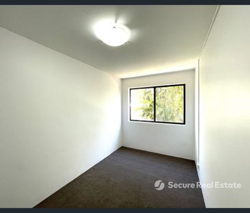 Unit in Prime Taringa Location! - Photo 1