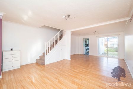 Belgrave Walk, Mitcham, CR4 - Photo 2