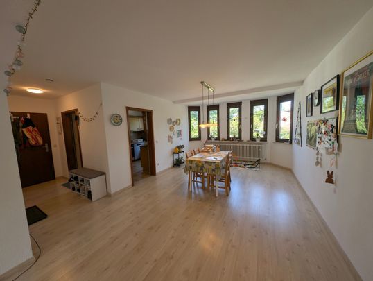 Großzügige 3,5-Zimmer-Wohnung mit 2 Balkonen perfekt gelegen in Böblingen - Photo 1