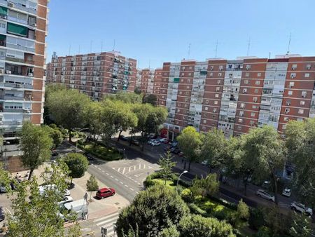 Avenida de Monforte de Lemos, Madrid, Community of Madrid 28029 - Foto 5