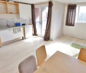 1 bed Apartment - To Let - Photo 5