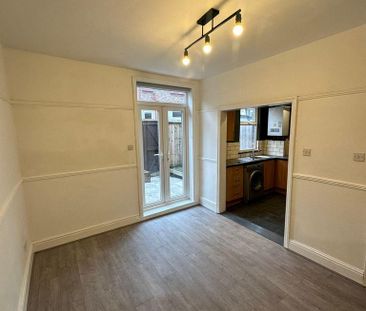 3 bedroom terraced house to rent - Photo 6