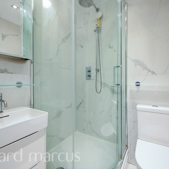 Altenburg Gardens, London - Photo 1