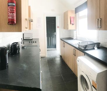 1 bedroom in a house share to rent - Photo 5
