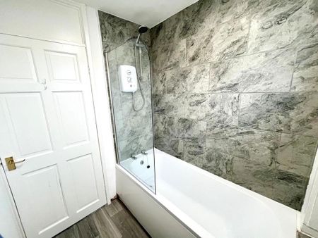 4 bedroom property to rent - Photo 2