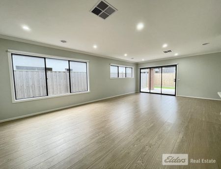 Move in before Christmas!! - Photo 3