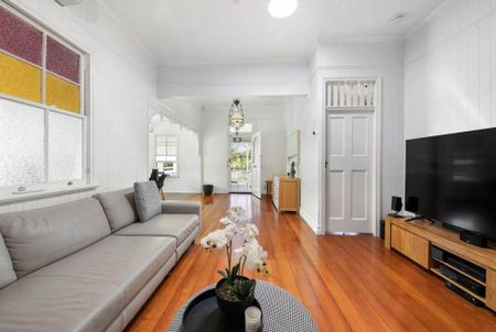 7 Childs Street, Clayfield QLD 4011 - House For Rent | Domain - Photo 2
