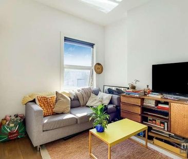 Linden Avenue, Kensal Rise, NW10 - Photo 2