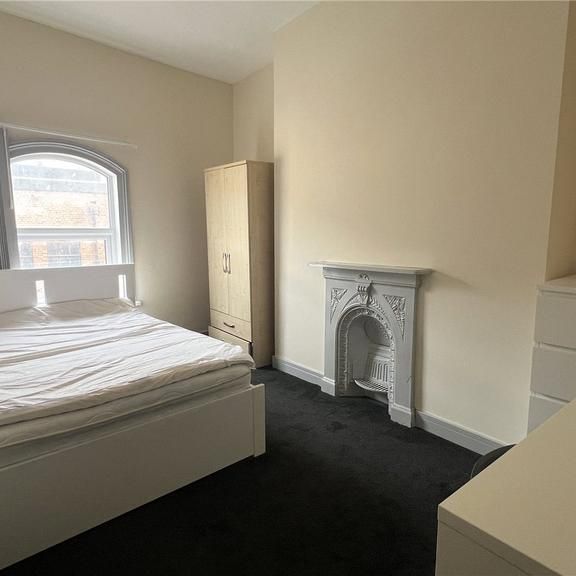 3 bedroom apartment to rent - Photo 1