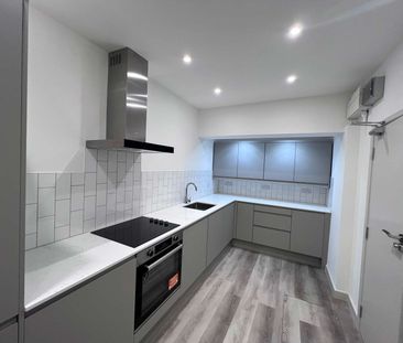 Church Road Flat 2: Room 1 - Photo 1