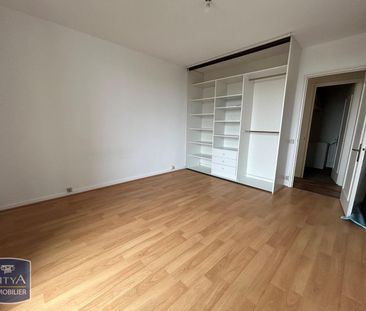 Location Appartement 3 pièces 71m² LILLE 59000 - Photo 4