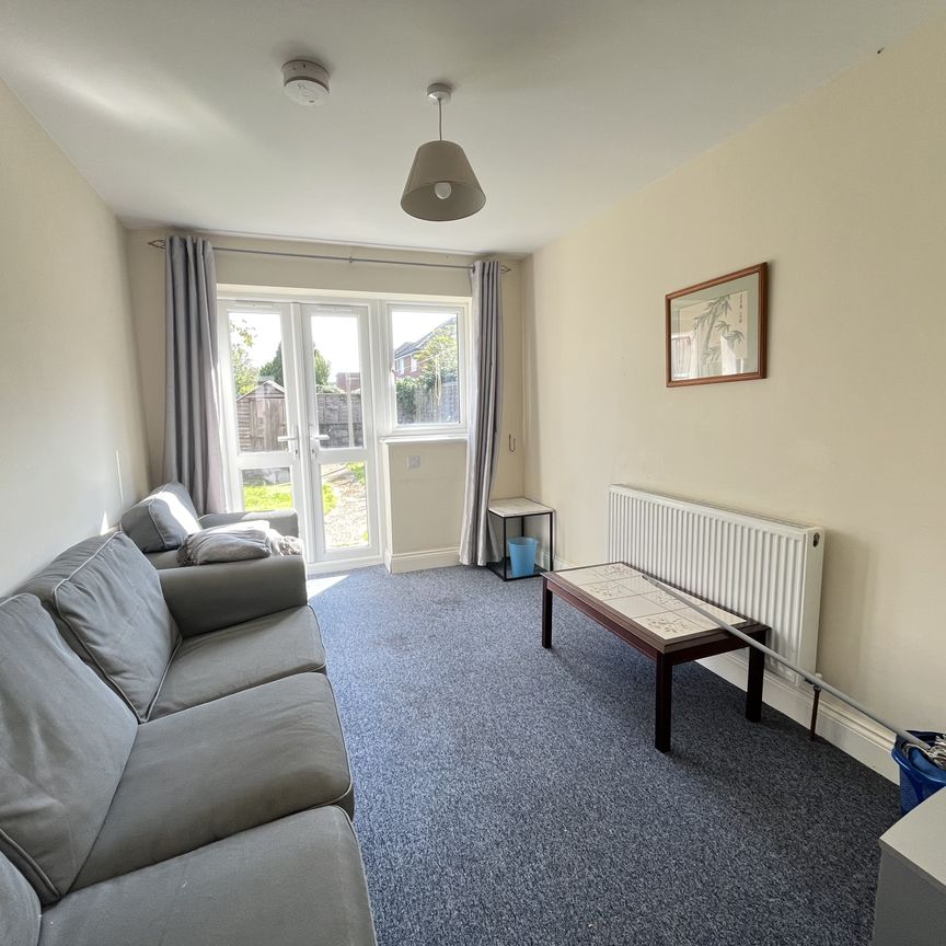 5 bed house to rent in Cardigan Road, BH9 - Photo 1