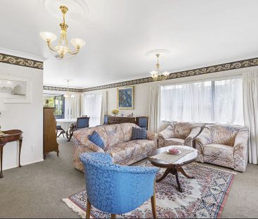 Spacious 4-Bedroom Brick and Tile Home in Albany! - Photo 6