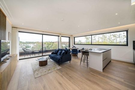 3 bedroom flat to rent - Photo 2