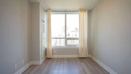 For Lease - 36 Elm Dr W Drive Unit# 2210, Mississauga, Ontario - Photo 3