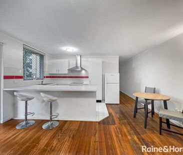 Fully Furnished Convenient Unit with Leafy Outlook - 6 month lease ... - Photo 6