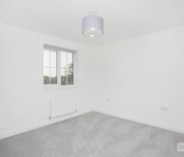 3 bedroom detached house to rent - Photo 2