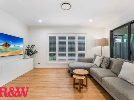 Luxurious 5 Bedroom Plus Study with Swimming Pool - Photo 4
