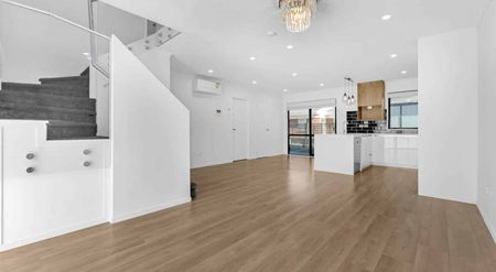 4 Bedroom + 2 Bathrooms, Papatoetoe - Photo 3