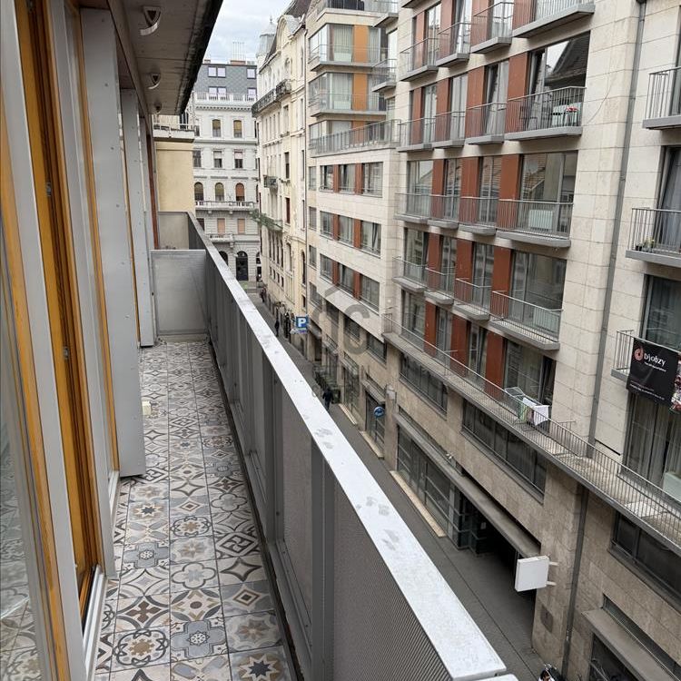 Kiadó újszerű állapotú lakás - Budapest VI. kerület - Photo 1
