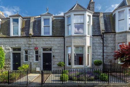 4 bedroom terraced house to rent - Photo 4