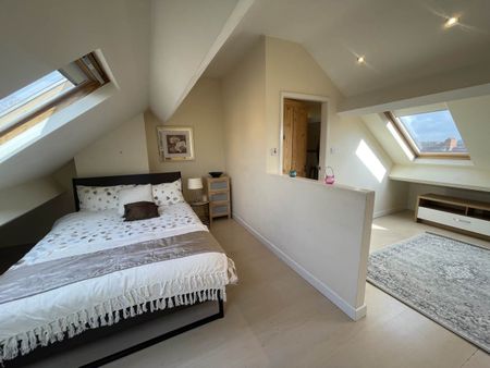 Sunnybank Avenue (room 4), Horsforth, Leeds - Photo 3