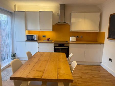 3 bedroom terraced house to rent - Photo 2