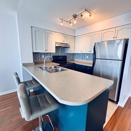 For Lease - 9 Northern Heights Drive Unit# 1016, Richmond Hill, Ontario - Photo 5