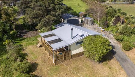 Private 2 Bed + Garage & Workroom - Helensville - Photo 4