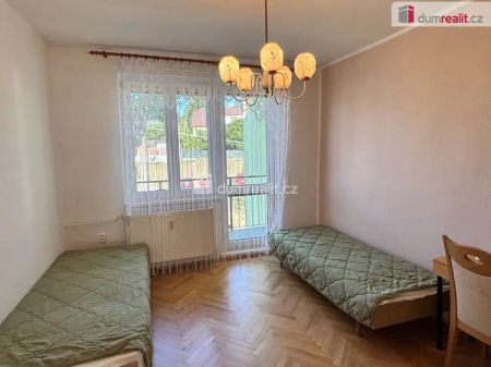 Pronájem velkého bytu 3+1, 2 balkony, zahrádka, L. Janáčka Luhačovice - Fotografie 5