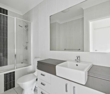 BOUTIQUE BEACHSIDE OCEAN VIEW APARTMENT WITH POOL! - Photo 6