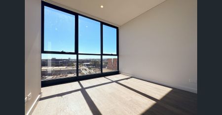 Brand New Furnished Designer 2-Bed Apartment with Secure Parking | ALBA, Green Square - Photo 4