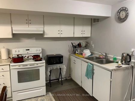 For Lease - 871 Consort Crescent Unit# (Basement), Mississauga, Ontario - Photo 3