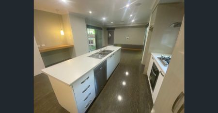 Well presented trendy Three Bedroom, One bathroom home in Aveley - Photo 2