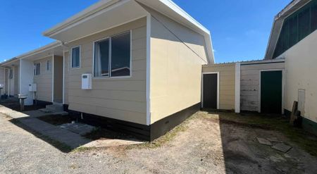 Cosy Two-Bedroom Unit in Popular Frankton - Photo 2