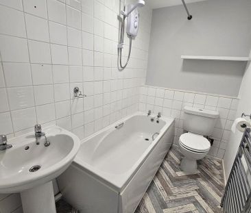 3 bedroom terraced house to rent - Photo 6